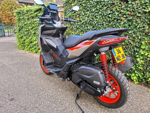 APRILIA SR GT 200 (2025) foto 6