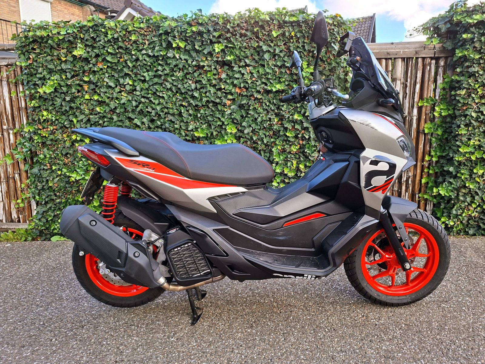 APRILIA SR GT 200 (2025)