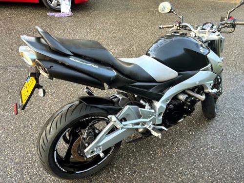 SUZUKI GSR600 (2009) foto 16