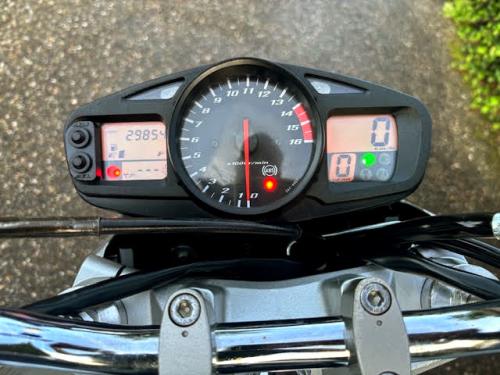 SUZUKI GSR600 (2009) foto 20