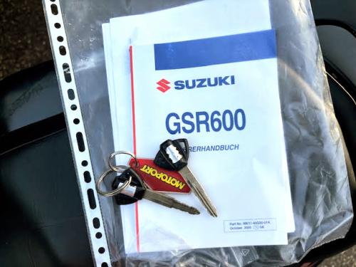 SUZUKI GSR600 (2009) foto 23