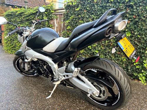 SUZUKI GSR600 (2009) foto 8