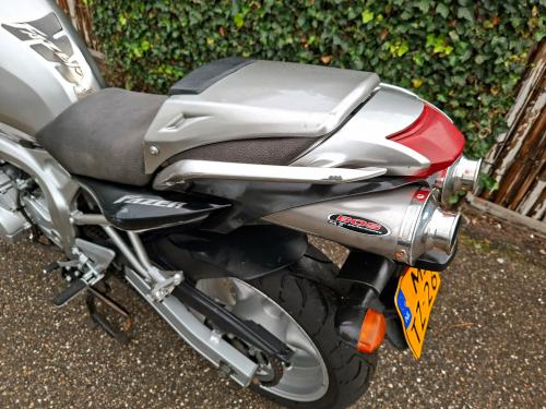 Yamaha FZ6 Fazer 600 (2004) foto 16