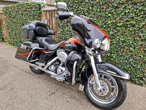 Harley-Davidson Electra Glide CVO (2007) foto 2